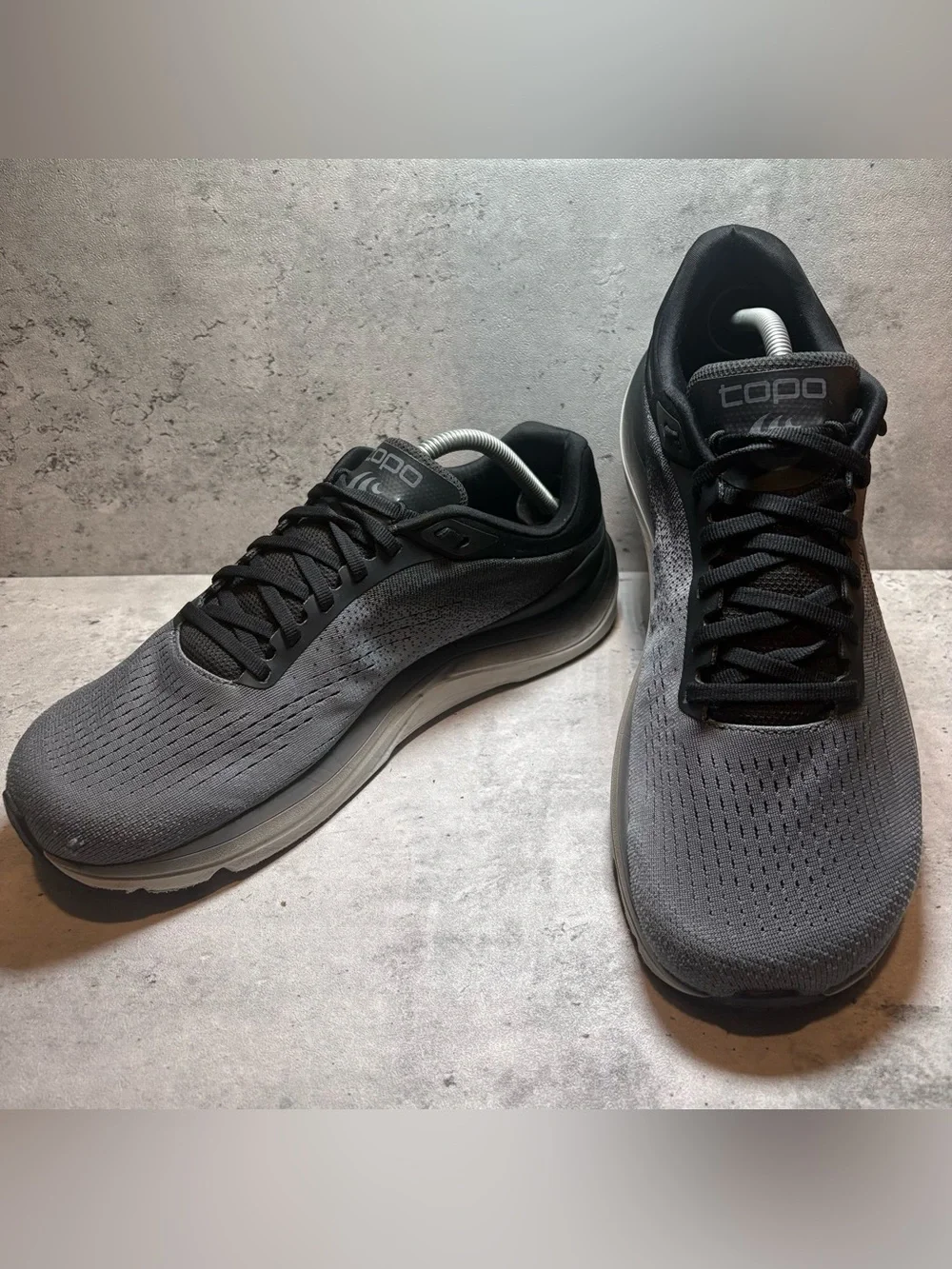 Topo Magnifly 5 Mens 11.5 Max Road Running Athletic Shoes Charcoal Grey Black